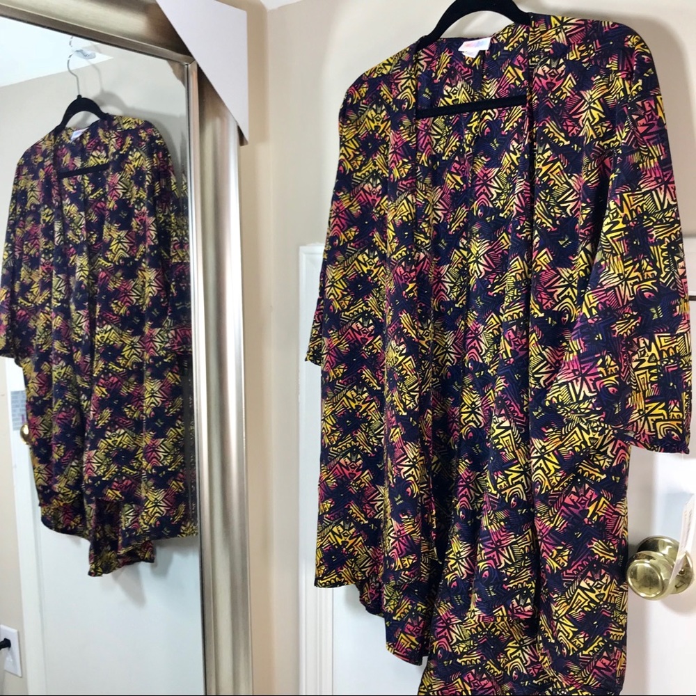 **SOLD**LuLaRoe Lindsay Kimono NWT